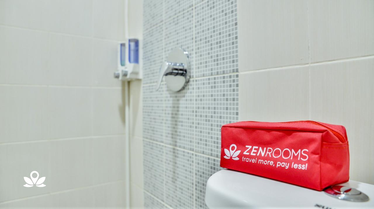 ZEN Rooms Adisucipto Airport Yogyakarta Exterior foto