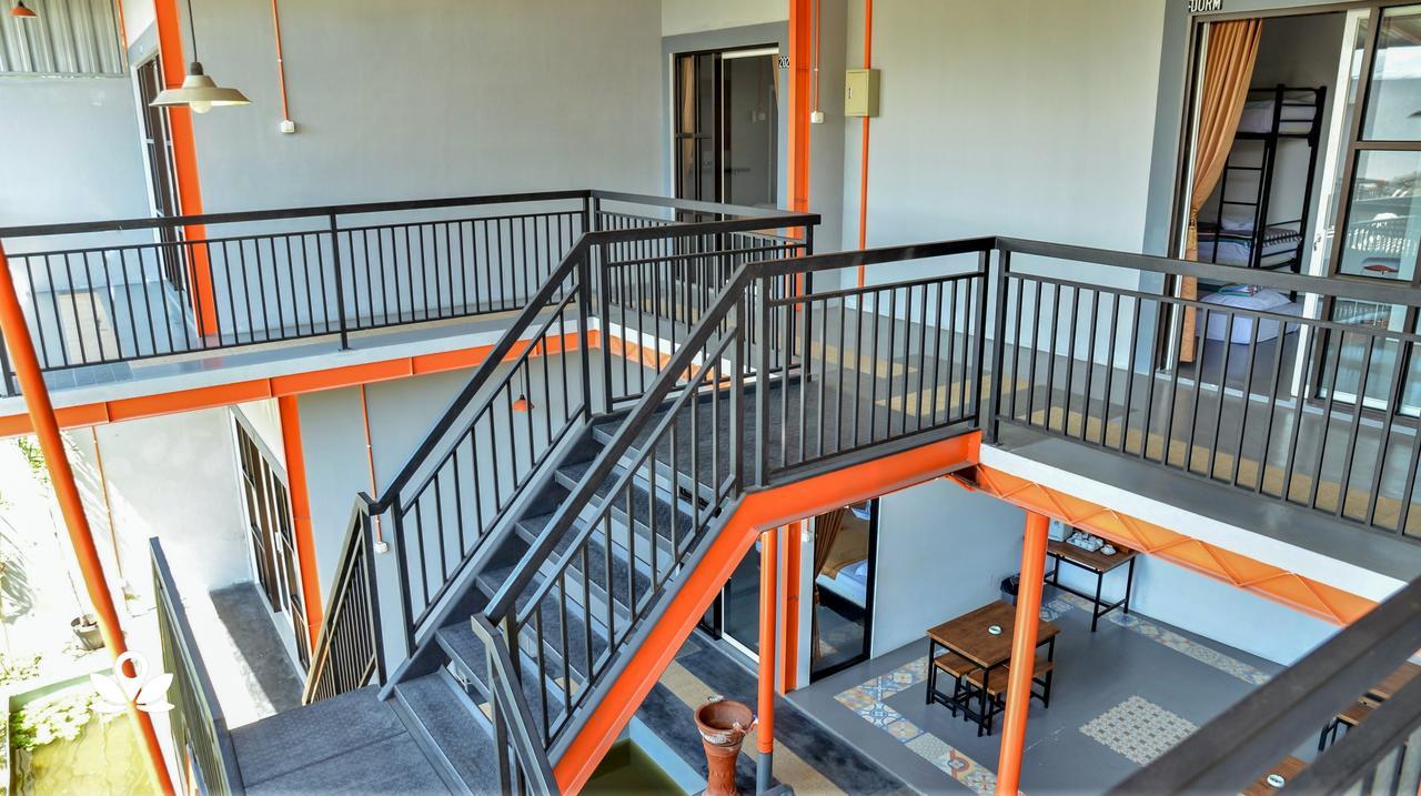 ZEN Rooms Adisucipto Airport Yogyakarta Exterior foto