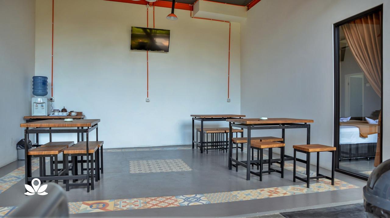 ZEN Rooms Adisucipto Airport Yogyakarta Exterior foto